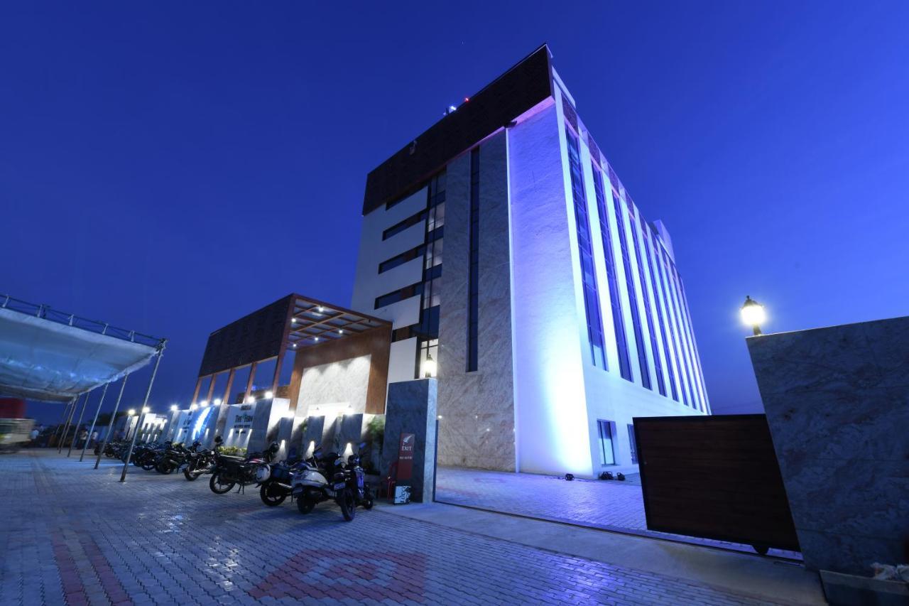 Отель Harsha The Fern Shivamogga Экстерьер фото